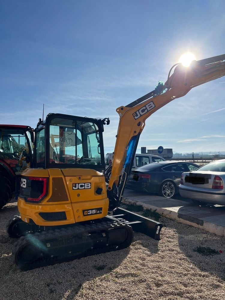 Alquiler de Mini Excavadora 3500 kg en Cádiz