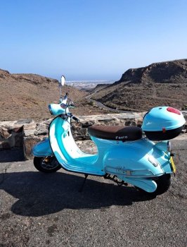 Descubre Gran Canaria en Moto Eléctrica  Alquiler Fácil y Sostenible