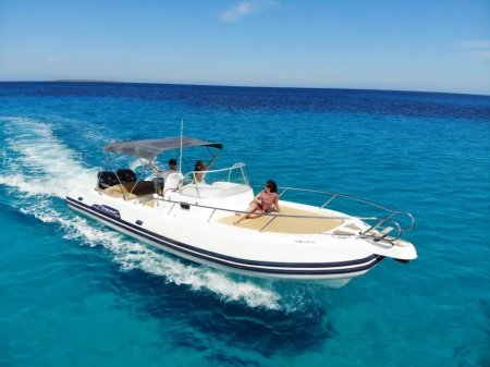 Alquiler Capelli 900 Tempest en Ibiza y Formentera – Barco con o sin Patrón