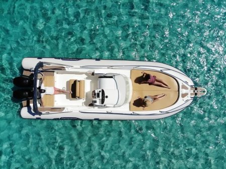 Alquiler Capelli 900 Tempest en Ibiza y Formentera – Barco con o sin Patrón