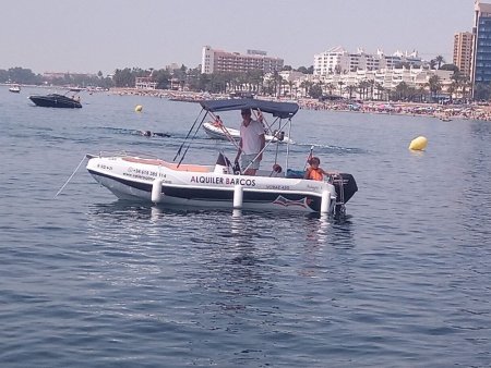 Alquiler de barco sin titulación en Almerimar