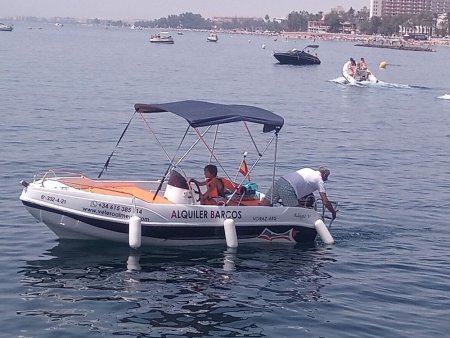 Alquiler de barco sin titulación en Almerimar