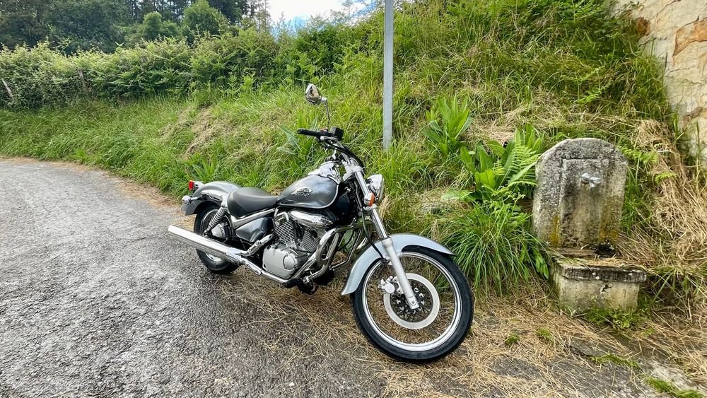 Suzuki intruder 125