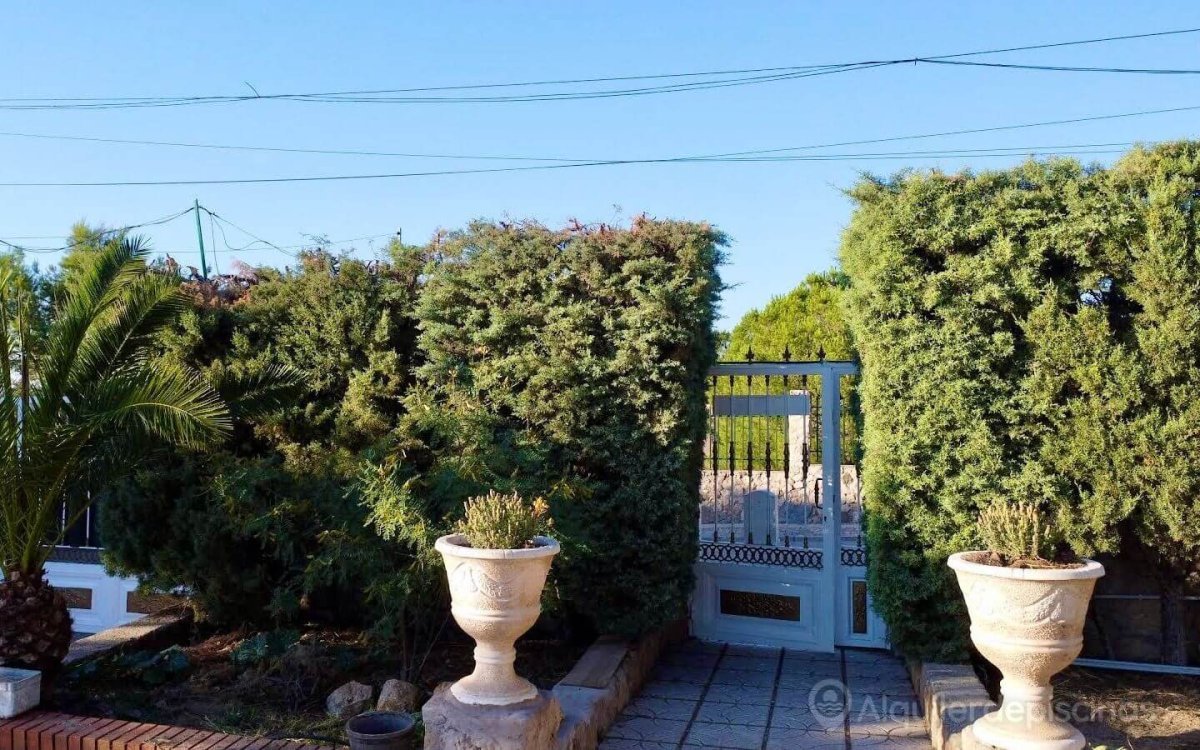 Gran Piscina en Finca de 3000 m2 a 25 min de Madrid