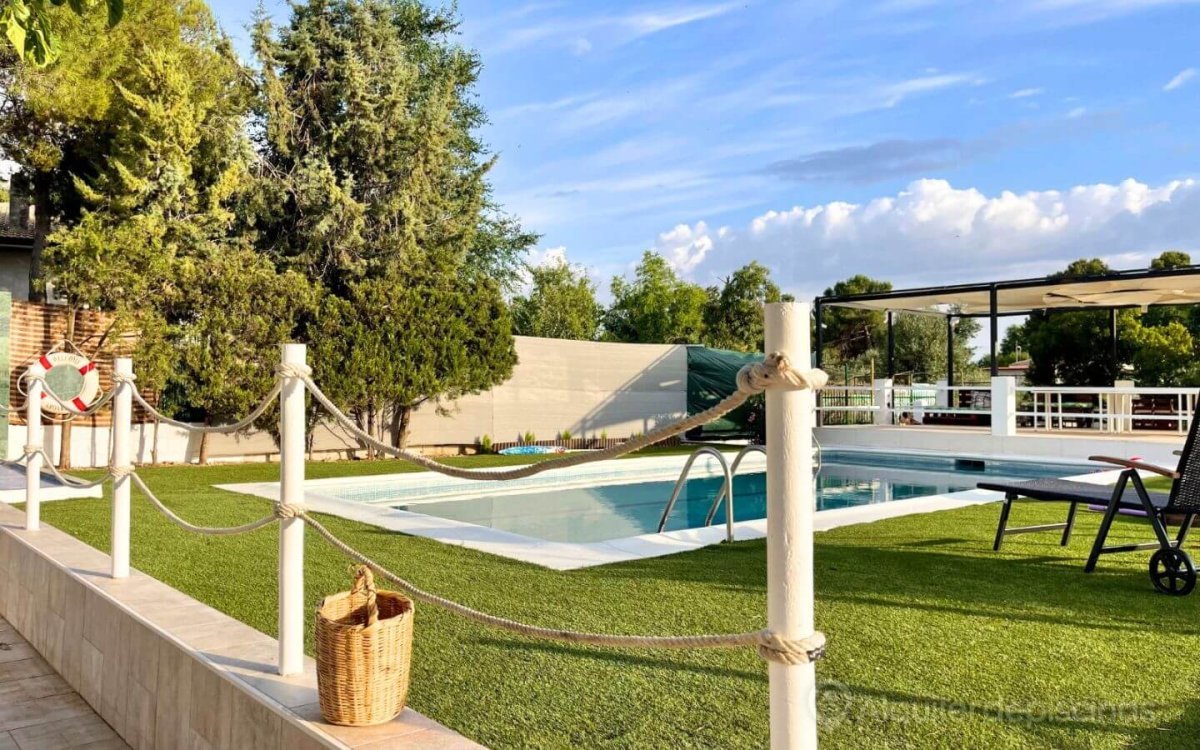 Gran Piscina en Finca de 3000 m2 a 25 min de Madrid