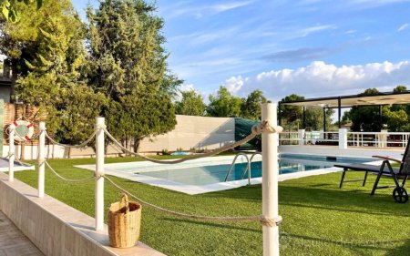 Gran Piscina en Finca de 3000 m2 a 25 min de Madrid